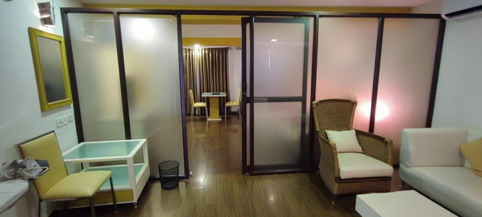 Shilton Suites Bangalore Exterior foto